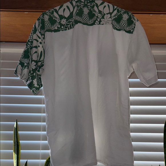 Rare Split-Design Tropical Button-Down - Picture 5 of 5